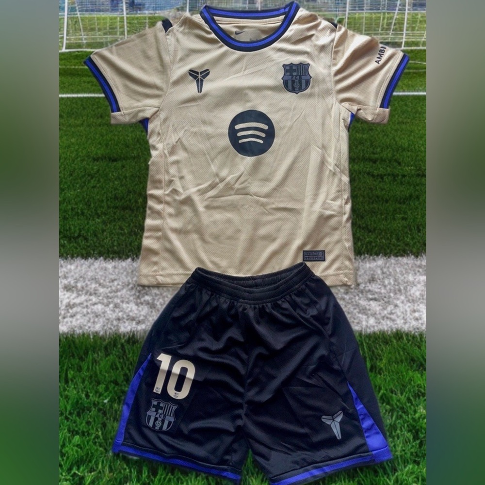 Lamine Yamal Barcelona jersey kids set - Picture 2 of 2